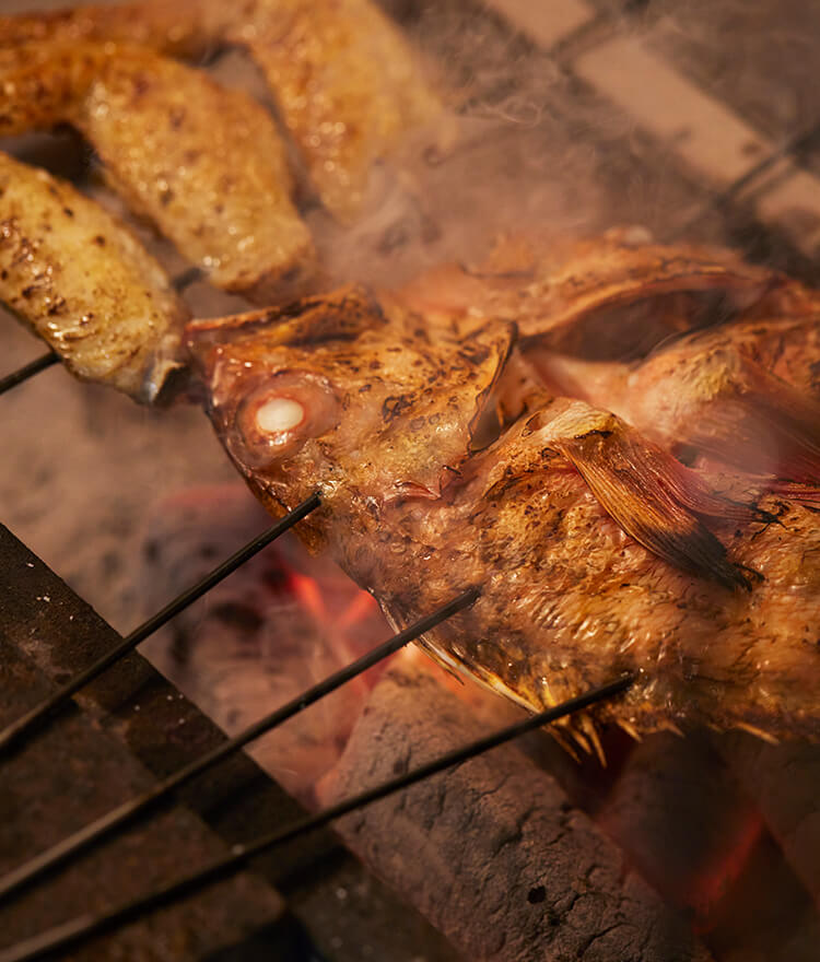 魚炭火焼シーン